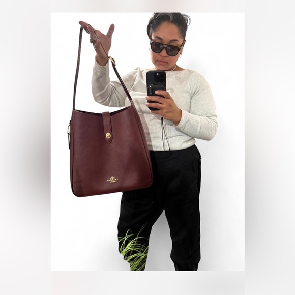 Hadley Large Shoulder Bag - Picture 16 of 17